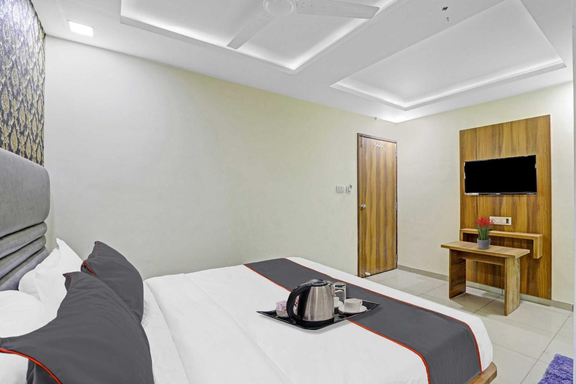 ואדודרה Hotel O Hill View מראה חיצוני תמונה