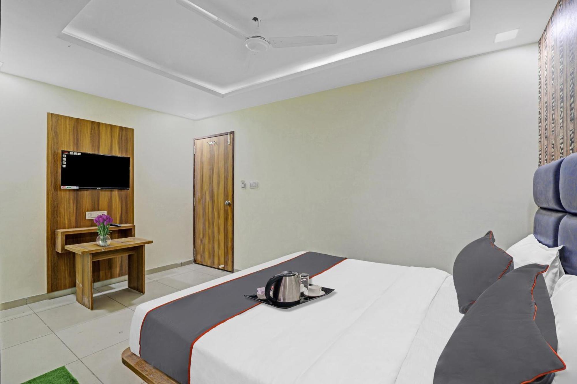ואדודרה Hotel O Hill View מראה חיצוני תמונה